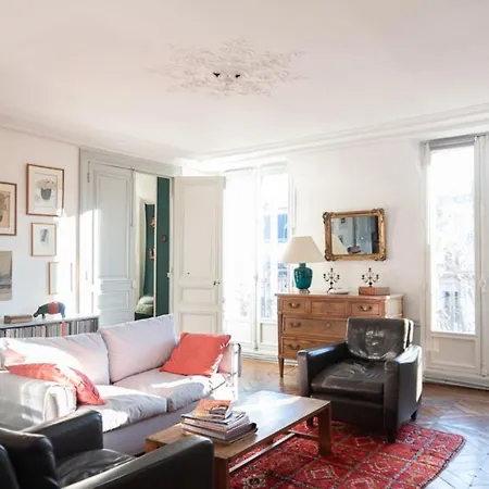 Beautiful 120m Near The Sainte-chapelle Paris