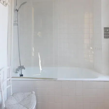Beautiful 120m Near The Sainte-chapelle * Parigi